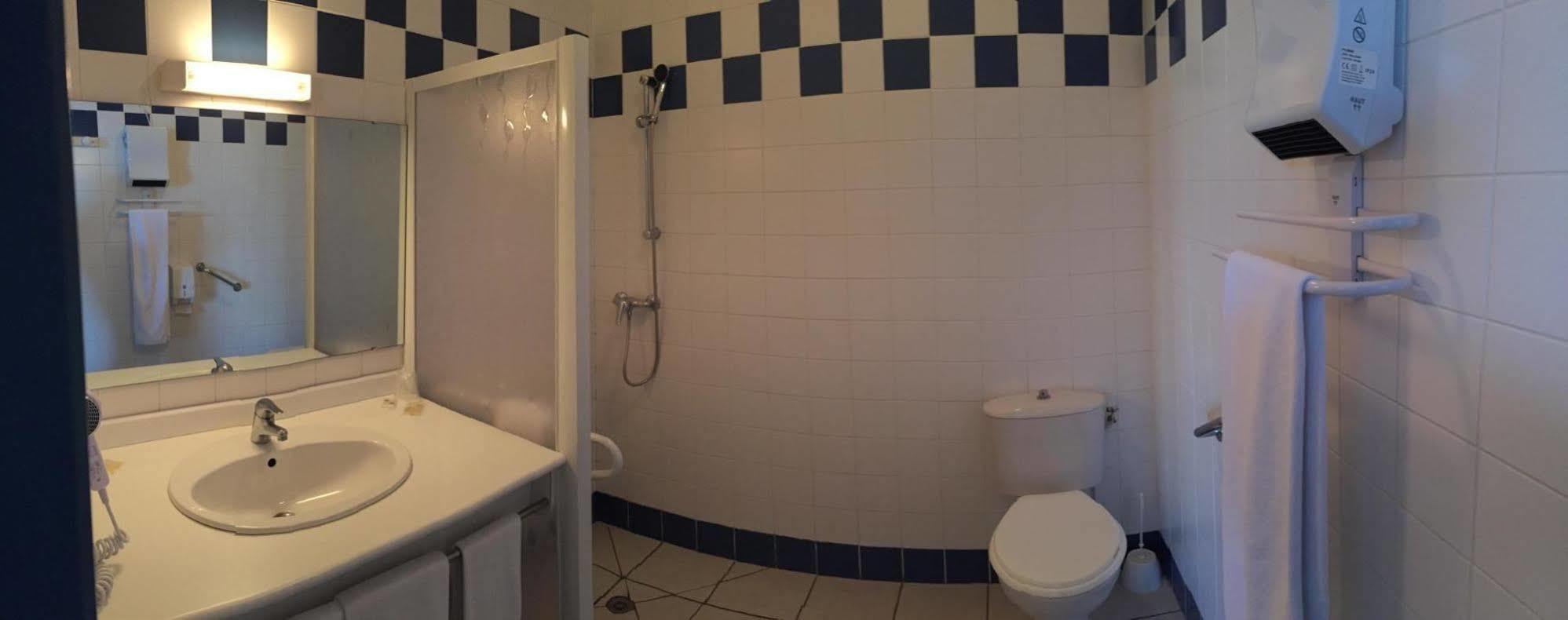 Hotel Le Laury'S Onet-le-Château Esterno foto